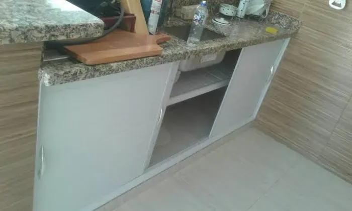Armário de PVC sob medida 