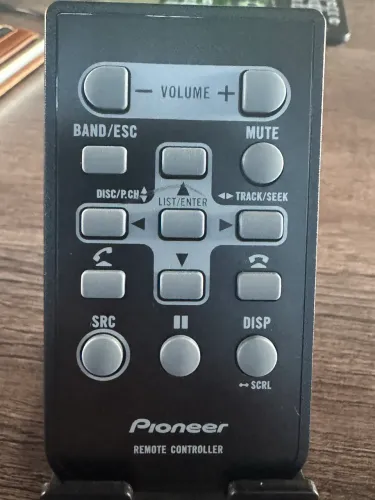Controle novo e original pioneer para cd radio fita linha automotivo na oferta so 99,00