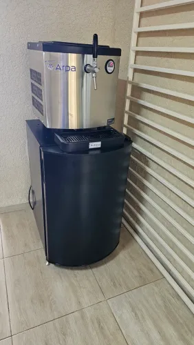 CHOPEIRA COM REFRIGERADOR DE BARRIL