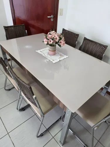 Conjunto Mesa de Jantar 6 Lugares c/ Vidro e Cadeiras Estofadas (Excelente Estado)