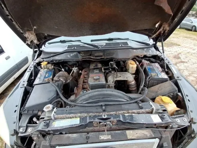 sucata dodge ram 5.9 diesel cummins ,motor 70,000 km ,leia e consulte