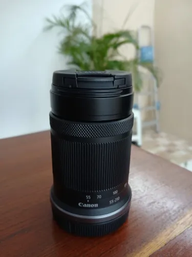 Lente Canon RFs 55 -210mm impecável