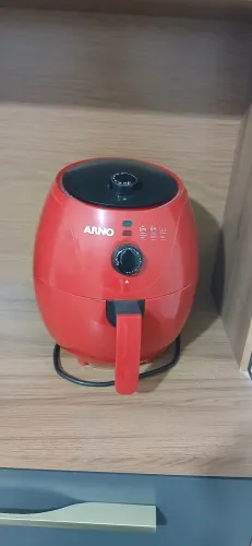Fritadeira Elétrica Sem Óleo Arno Air Fryer Easy Fry na cor vermelha