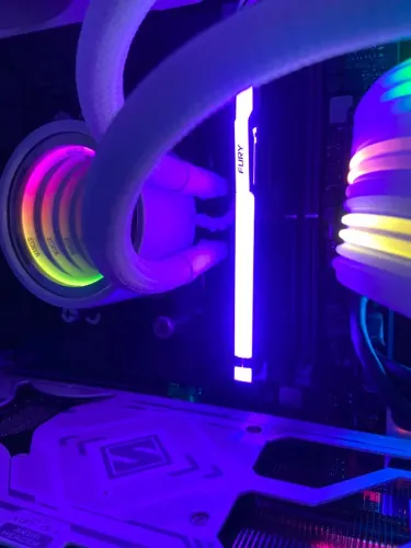 Memoria Kingston Fury Beast, RGB, 32GB (1x32GB), DDR5, 5600MHz, C40, Preto, KF556C40BBA-32