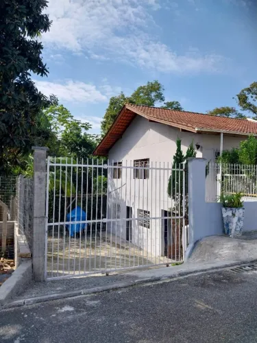 Vende ou troca se casa em Blumenau bairro Velha .