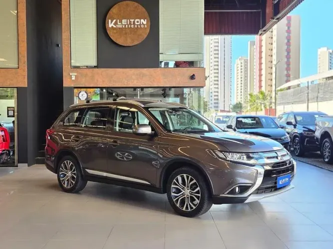 Mitsubishi Outlander Comfort 2.0 16V Aut. 2018