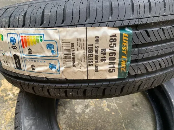 Par de pneus novo aro 15