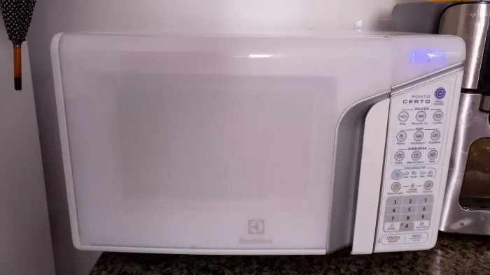 Microondas Eletrolux 31 litros