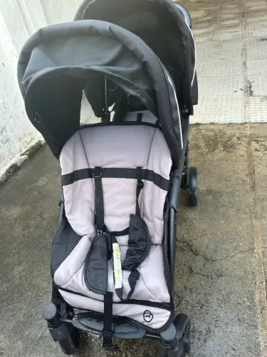 Vendo carrinho duplo em perfeito estado R$ 300,00