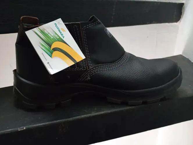 Bota Fujiwara bico de ferro