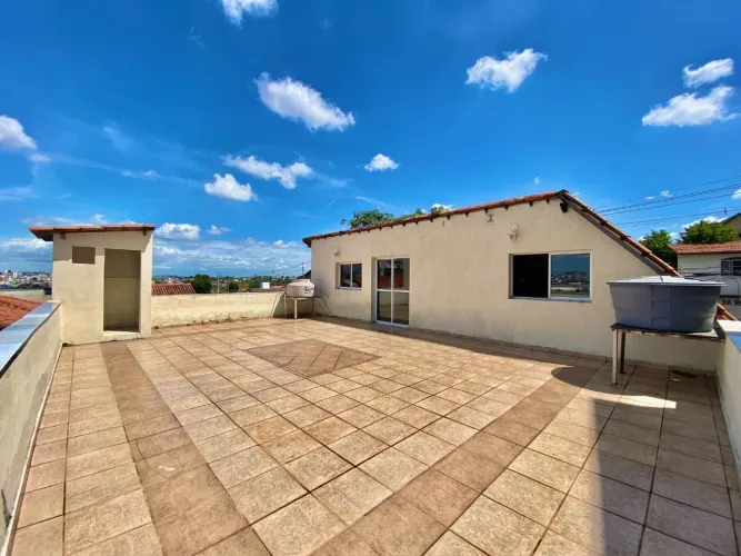 Casa 4 Quartos 3 Banheiros 1 Suíte 2 Vagas Bairro Camargos