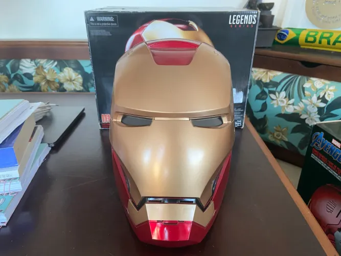 Capacete Iron Man Marvel Legends Series Hasbro - Eletrônico
