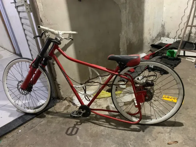 VENDO BICICLETA VERMELHA