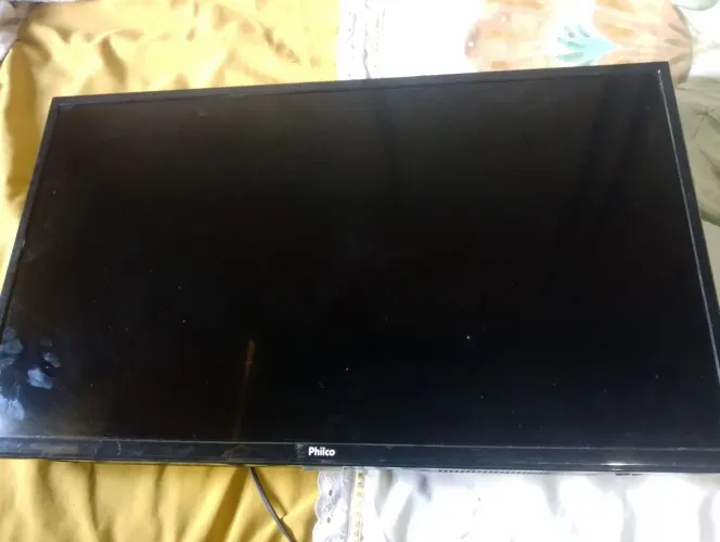 Vendo tv 32 usada com tela escura e áudio funcionando 