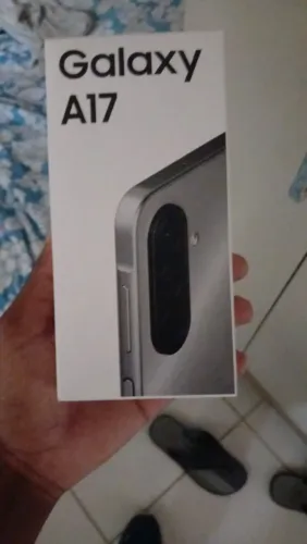 smartphone Samsung na caixa semi novo