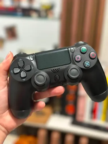 Controle de PS4 ou PC novinho na caixa!