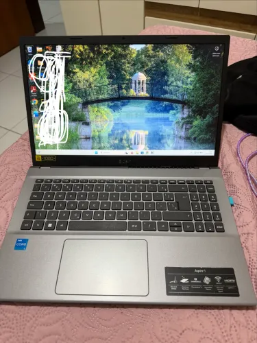 Notebook Acer novinho