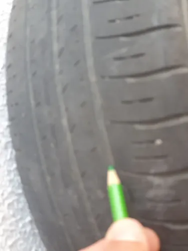 Pneu Dunlop aro 15.