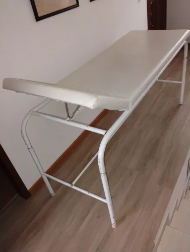 Vendo maca fixa em metal tubular em perfeito estado 