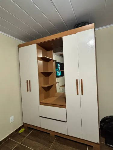 Guarda roupa 4 portas
