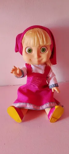 Boneca Masha que fala 7 frases. 34 cm