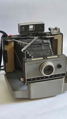 Polaroid Land Camera 230 Vintage Clássica + CASE
