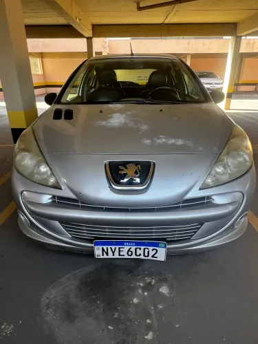 Peugeot 207 XR 1.4 Flex 8V 5P 2012
