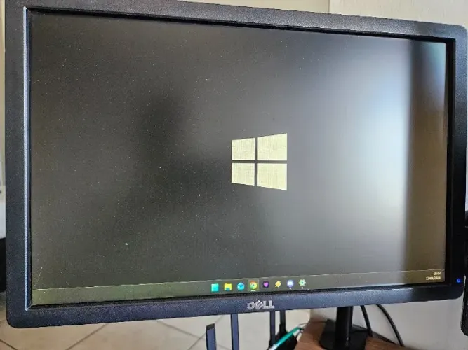 Monitor Dell E1913 com suporte de mesa