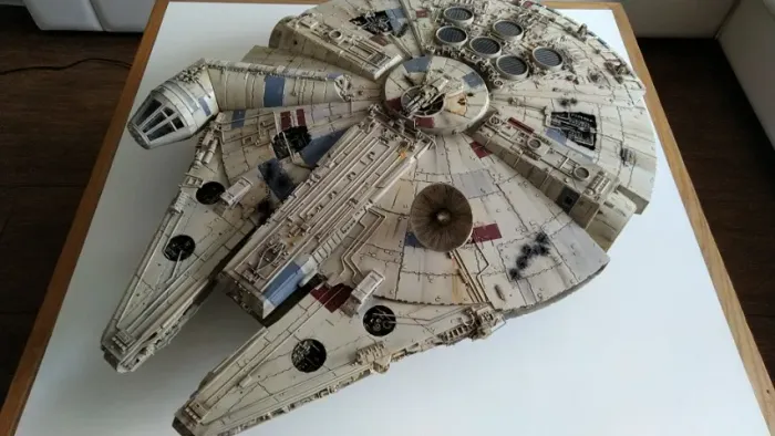 Millennium Falcon - Planeta DeAgostini - Montada e pintada