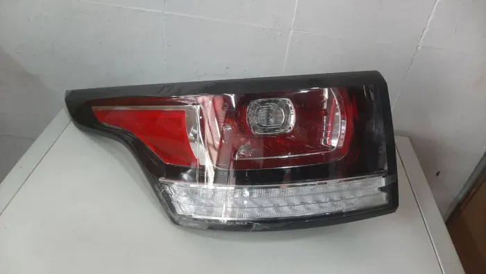 Lanterna Range Rover Sport (esquerda) 