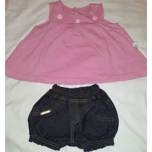conjunto para bebê de short e camiseta