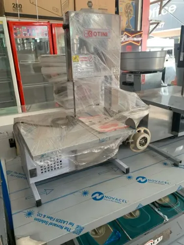 Máquina de Cortar Carne com moedor 
