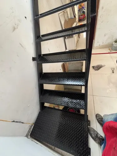 ESCADA RETA NOVA 
