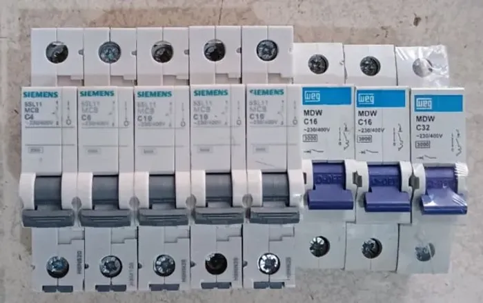 Disjuntor Siemens e WEG