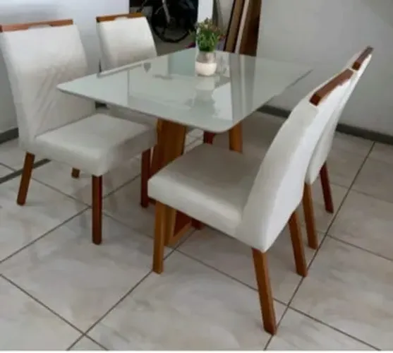 mesa de jantar Com 4 cadeiras emily