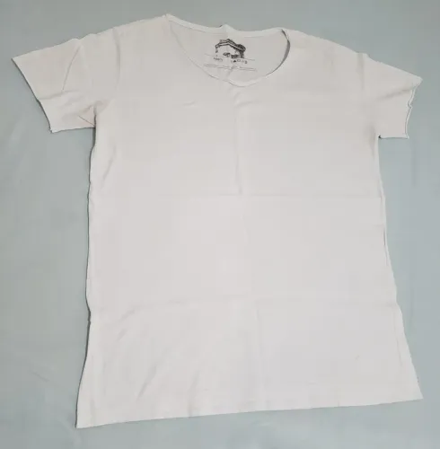 Camiseta Branca Gola Canoa - Tamanho M