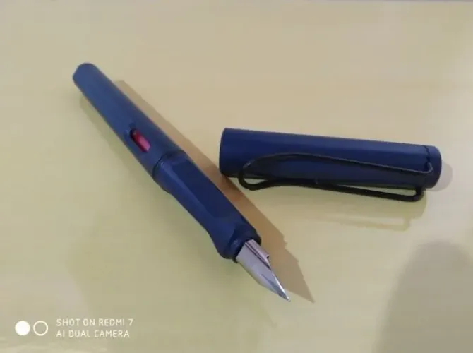 Caneta tinteiro azul,bico pena recarregável