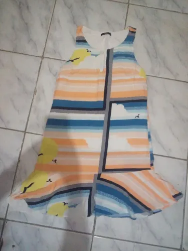 Vestido estampado com detalhes de pássaros