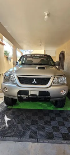 Mitsubishi L200 Sport HPE 2.5 4X4 CD DTI Dies. Aut. 2005