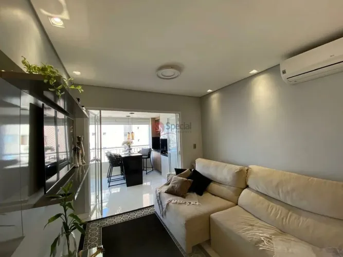 Apartamento na Mooca à venda espaçoso e decorado, 2 vagas e terraço gourmet.