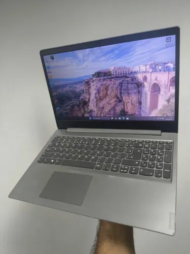 Notebook Lenovo, Intel i5 8 ger, 8gb ddr4, SSD nvme 256gb, tela Full HD 15'6, bateria ok.