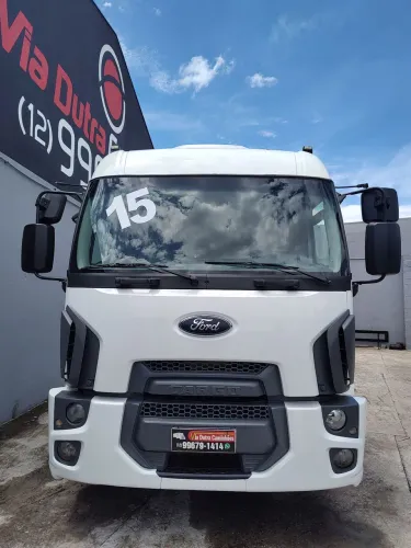 Ford Cargo C-2429 Trucado Leito completo - único dono