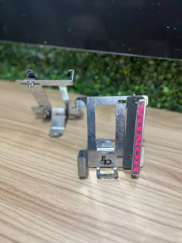 Suporte para Celular na Moto com Material de Ferro/Inox