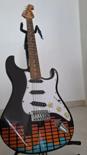 Guitarra Tagima Chilli Beans T635 - Stratocaster