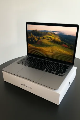 MacBook Air Apple 13", M1 - 8GB RAM, SSD 256GB, Cinza