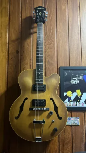 Guitarra semi acústica impecável 