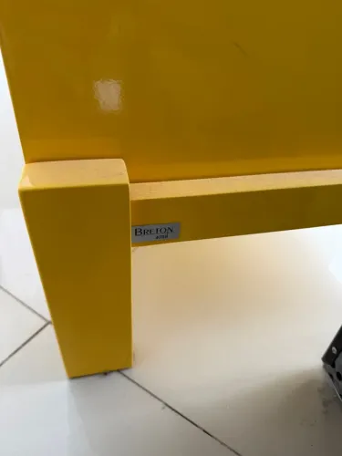 Móvel Amarelo Breton