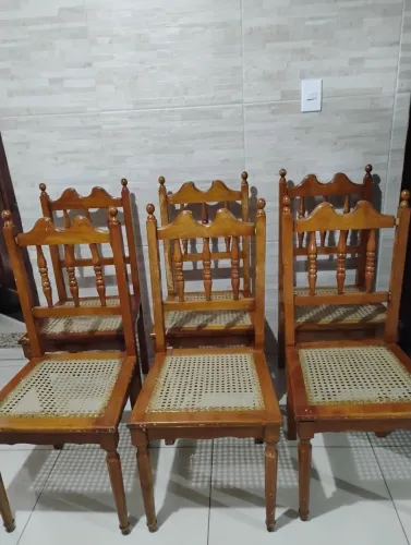Conjunto de 6 Cadeiras de Madeira Maciça
