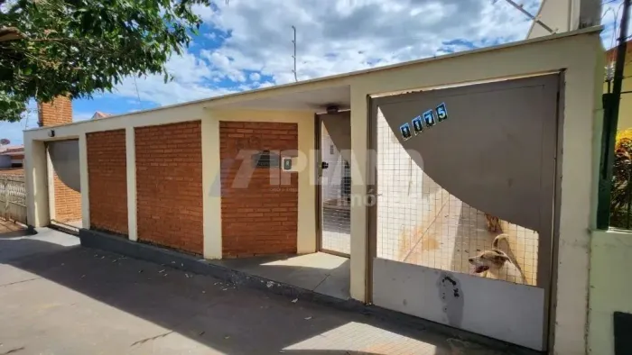 SOBRADO á VENDA na cidade de MATÃO SP!