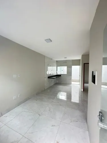 Apartamento com 2 quartos sendo 1 suíte disponível para locação no bairro Shopping Park em